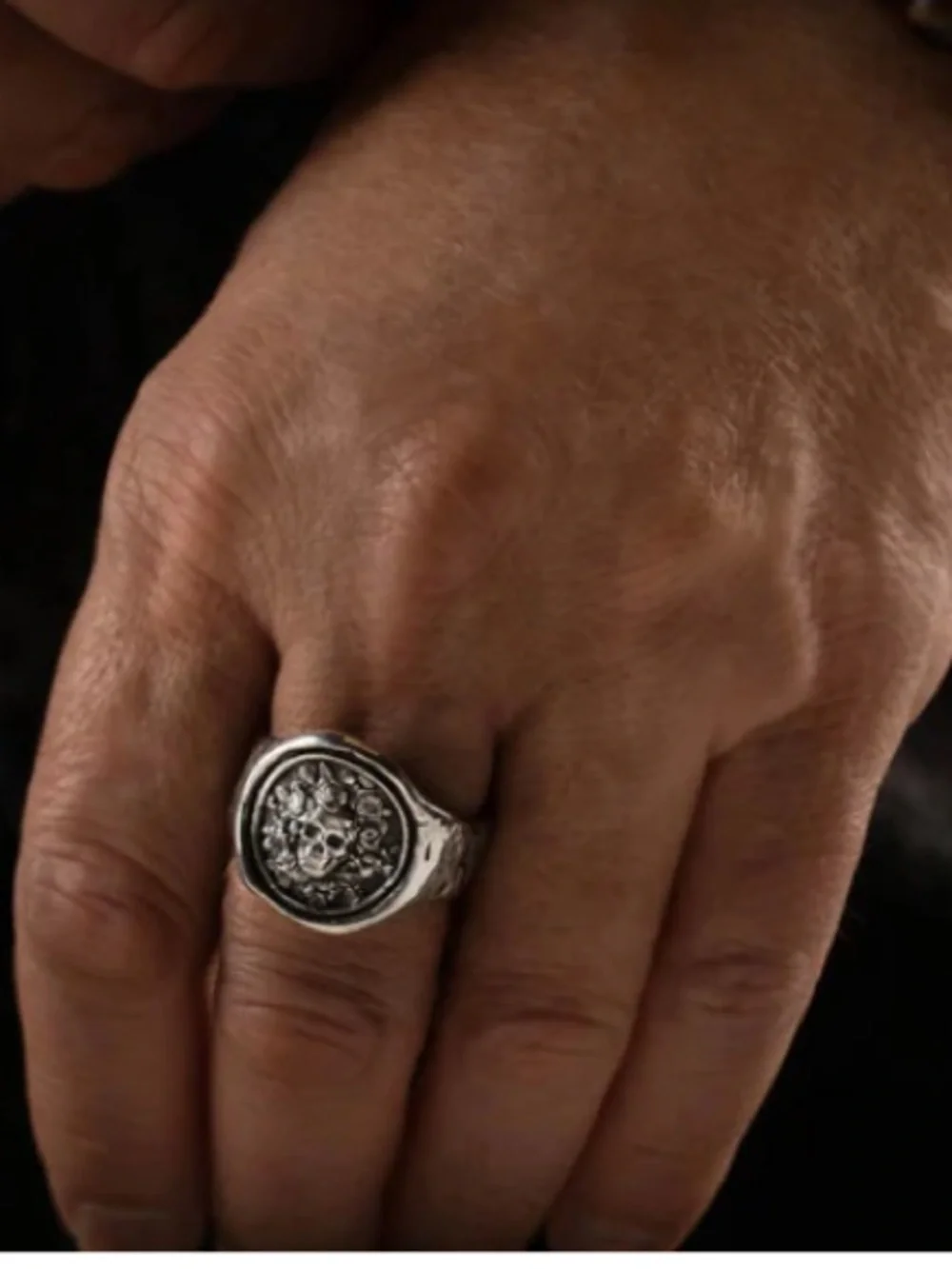 Pyrrha Silver Live Every Moment Signet Ring 9
